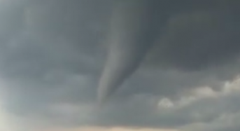 Mittwoch, 8. Juni: Tornado über Hamburg, Unfall im Hafen, Bündnis für Wohnen, HVV mit Prüfmarathon