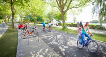 Freitag, 3. März: Schiffshavarie auf Elbe, Fahrradachsen an der Alster, Sorge in Kammer, Jane Fonda in Hamburg