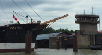 Donnerstag, 3. August: Polizist verhinderte Untersuchung des Barmbek Attentäters, Peking in der Werft, Regenbogen in der Stadt